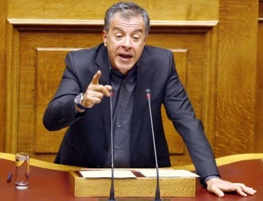 Την Κυριακή αποφασίζει ο Σ. Θεοδωράκης για την παραμονή του Ποταμιού στο ΚΙΝΑΛ